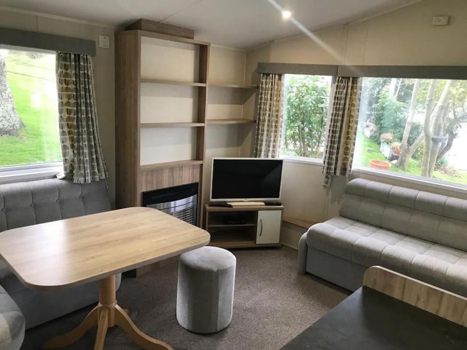 2 Bedroom Caravan. Newquay. Cornwall. Apartment